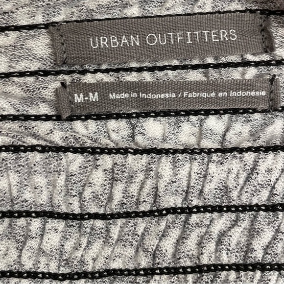 Urban Outfitters Floral Top - Picture 10 of 13